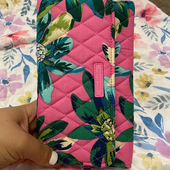 2 Vera Bradley beach bags and a matching wallet - Picture 3 of 6